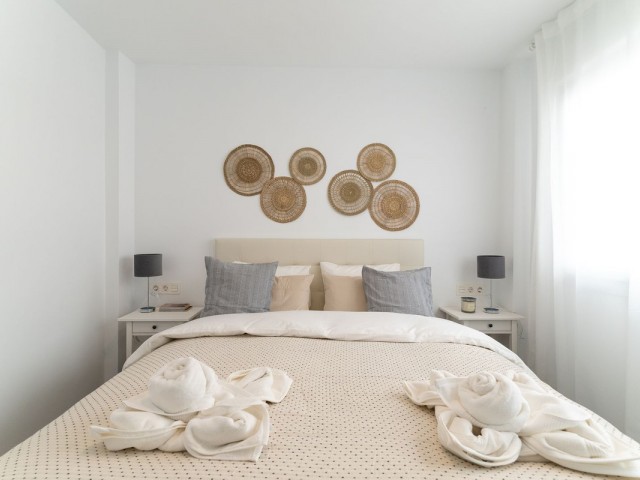 Commercial avec 17 Chambres  à Mijas Costa