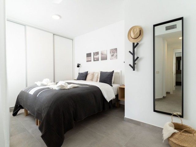 Commercial avec 17 Chambres  à Mijas Costa