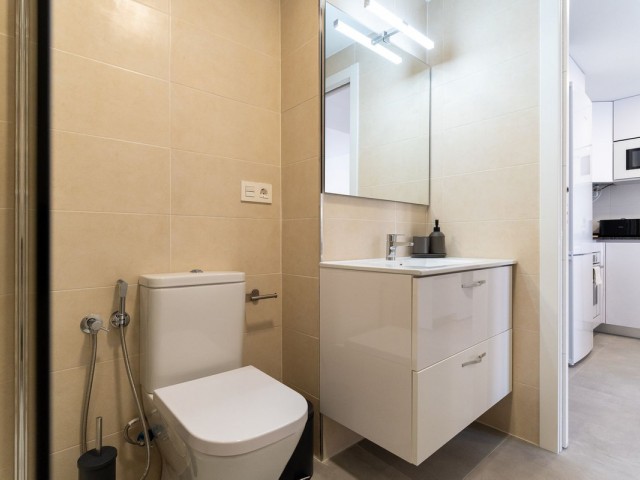 Commercial avec 17 Chambres  à Mijas Costa