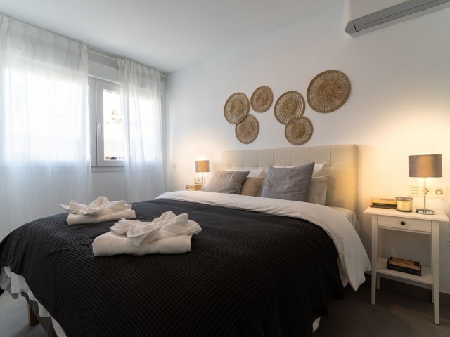 Commercial avec 17 Chambres  à Mijas Costa