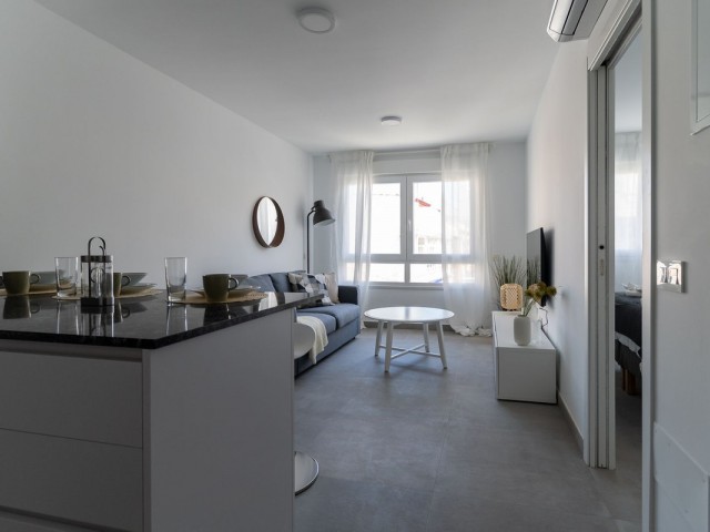 Commercial avec 17 Chambres  à Mijas Costa