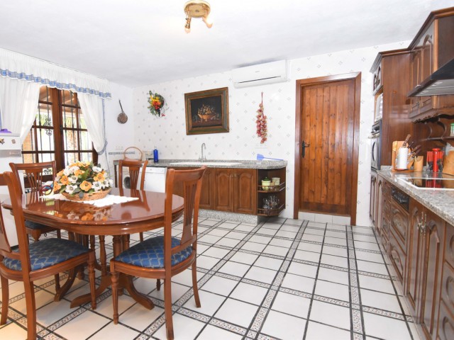 8 Soveroms Villa i Mijas