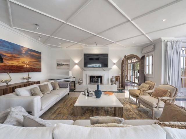 Villa avec 6 Chambres  à San Roque Club