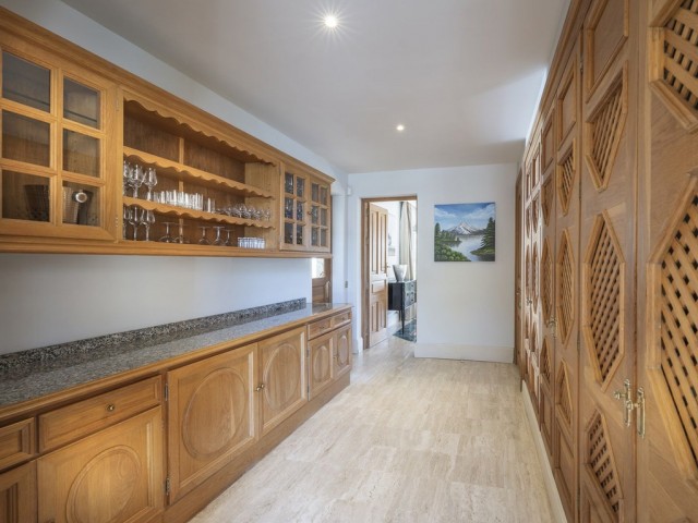 Villa avec 6 Chambres  à San Roque Club