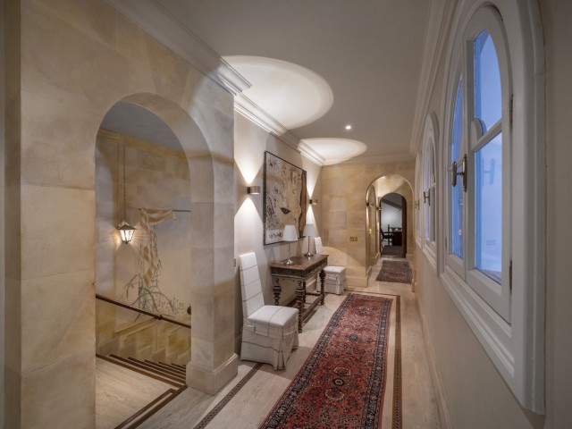 Villa avec 6 Chambres  à San Roque Club