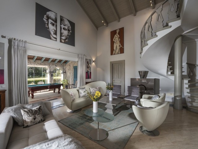 Villa avec 6 Chambres  à San Roque Club