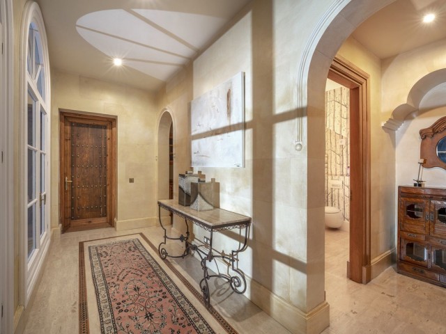 Villa avec 6 Chambres  à San Roque Club