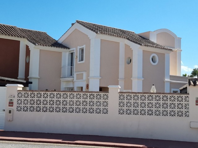 3 Soveroms Rekkehus i San Pedro de Alcántara