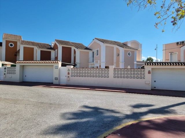 Maison mitoyenne avec 3 Chambres  à San Pedro de Alcántara