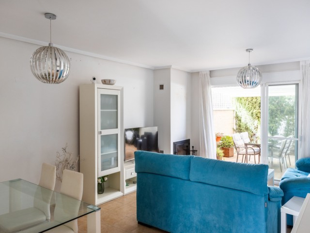 Maison mitoyenne avec 3 Chambres  à Mijas