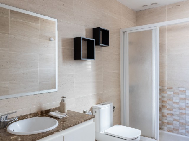 Maison mitoyenne avec 3 Chambres  à Mijas