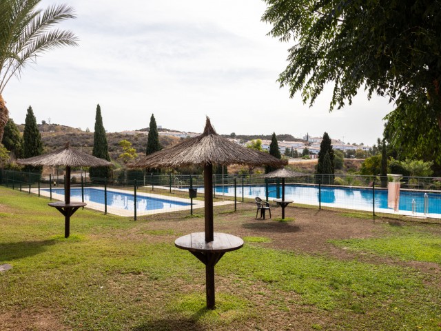 Maison mitoyenne avec 3 Chambres  à Mijas