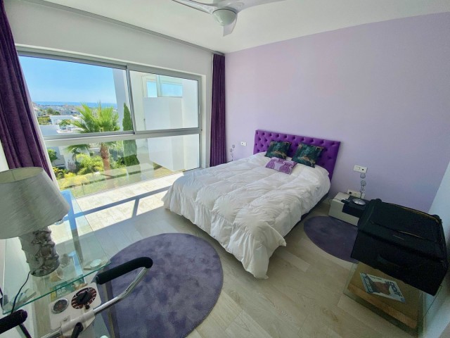 3 Bedrooms Apartment in Estepona