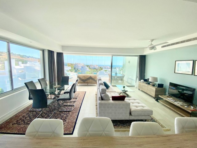 3 Bedrooms Apartment in Estepona