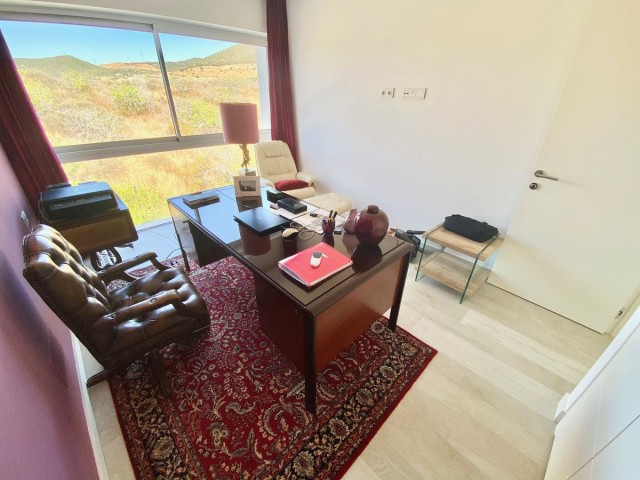 3 Bedrooms Apartment in Estepona