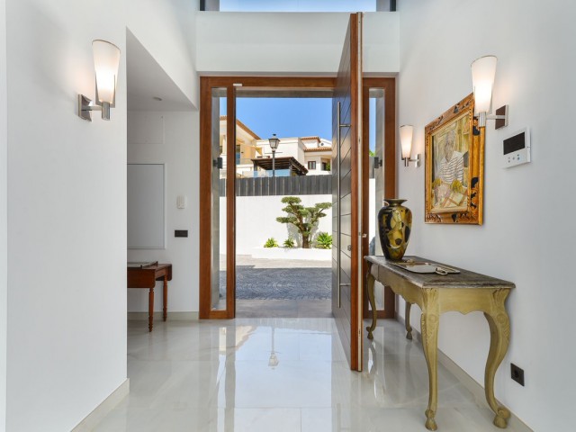4 Soveroms Villa i Manilva