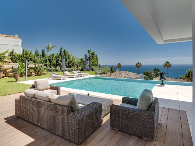 4 Soveroms Villa i Manilva