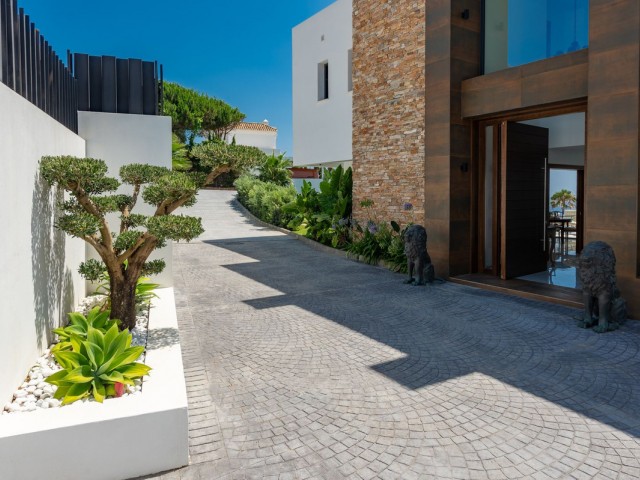 4 Soveroms Villa i Manilva