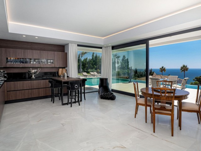 4 Soveroms Villa i Manilva