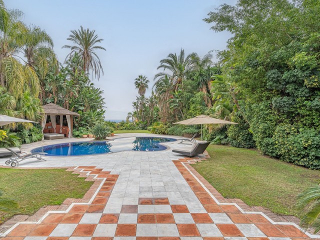 Villa con 4 Dormitorios  en Nagüeles