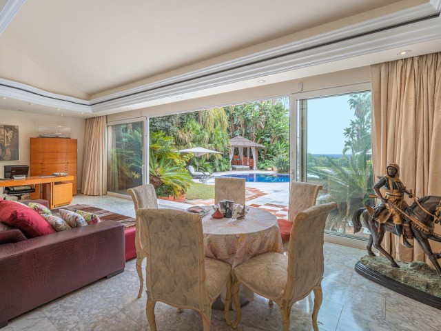 Villa con 4 Dormitorios  en Nagüeles