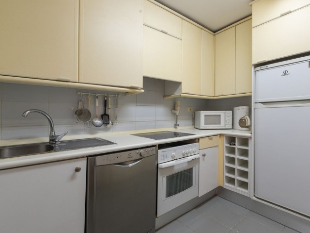 Apartamento con 3 Dormitorios  en Elviria