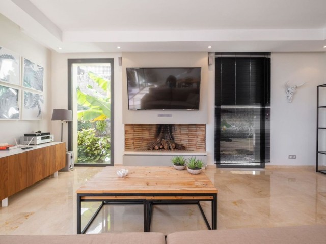 1 Bedrooms Apartment in Sierra Blanca