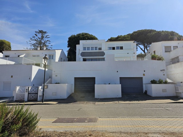 4 Sovrums Villa i Cabopino