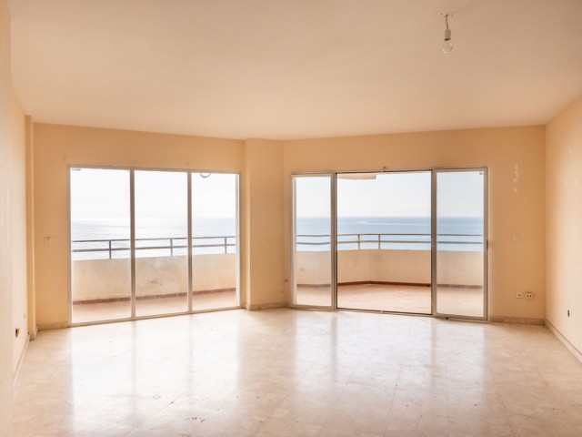 Apartamento con 4 Dormitorios  en Málaga