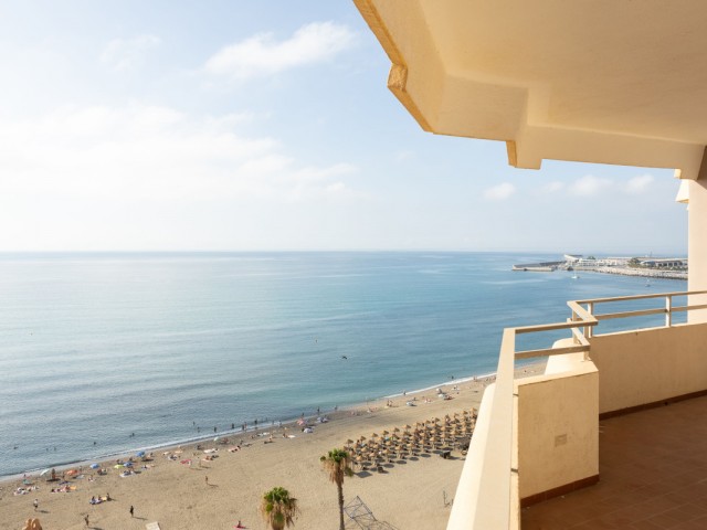 Apartamento con 4 Dormitorios  en Málaga