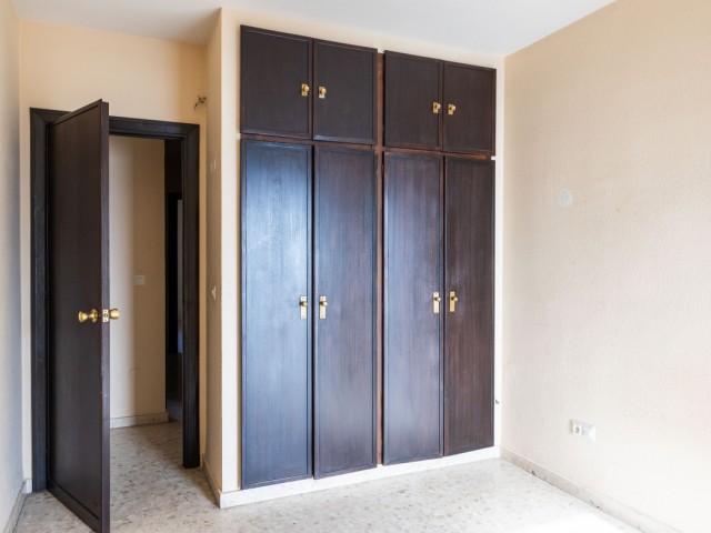 Apartamento con 4 Dormitorios  en Málaga