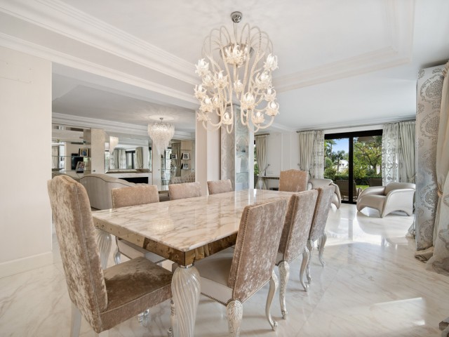 6 Bedrooms Villa in The Golden Mile
