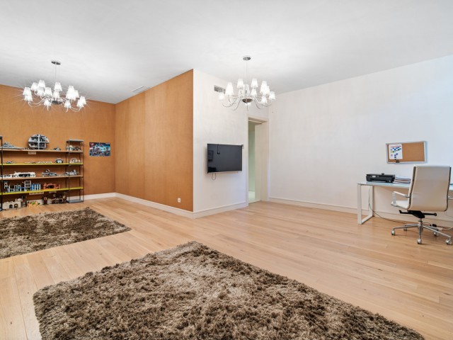 6 Bedrooms Villa in The Golden Mile