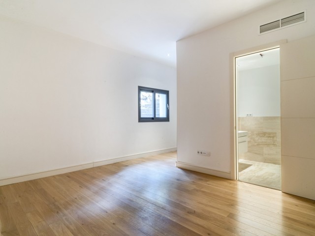 6 Bedrooms Villa in The Golden Mile