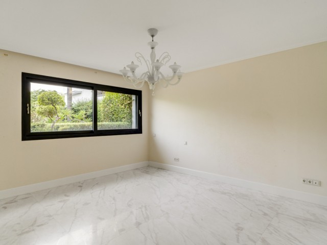 6 Bedrooms Villa in The Golden Mile