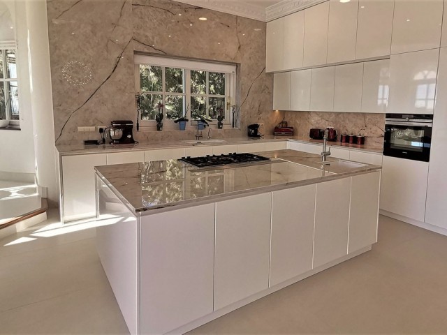 Villa avec 6 Chambres  à La Zagaleta