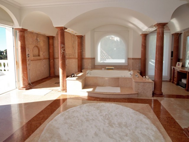 Villa avec 6 Chambres  à La Zagaleta