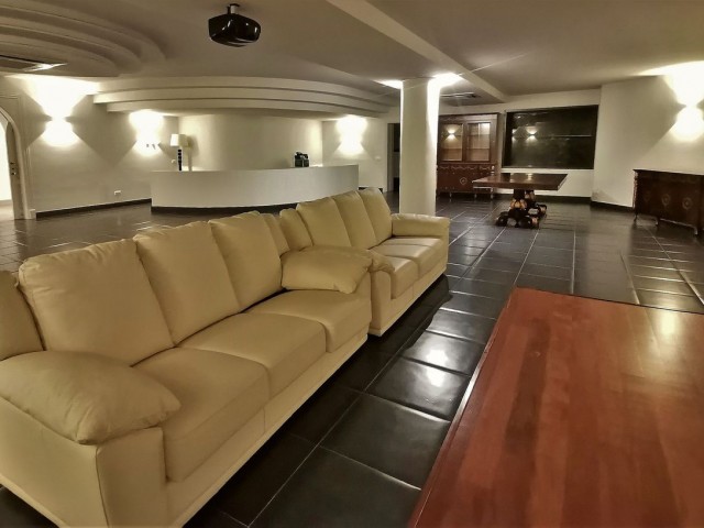 Villa avec 6 Chambres  à La Zagaleta