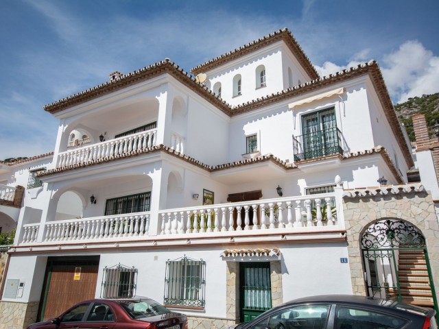 5 Schlafzimmer Reihenhaus in Mijas