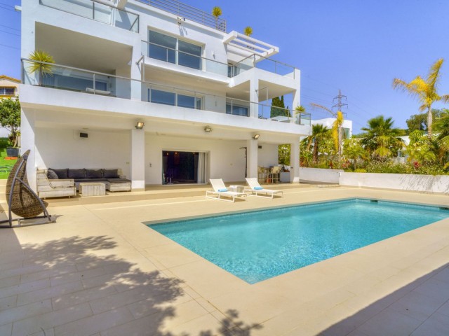 Villa avec 5 Chambres  à El Rosario