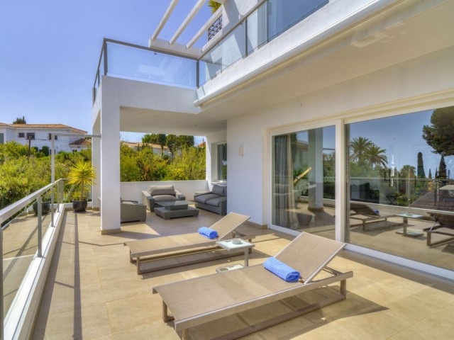 Villa avec 5 Chambres  à El Rosario