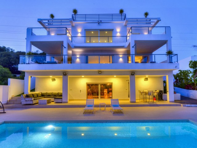 Villa avec 5 Chambres  à El Rosario