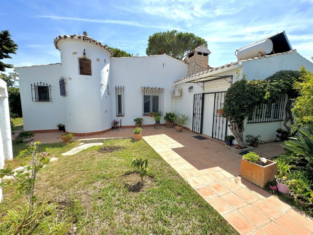 4 Bedrooms Villa in Calahonda
