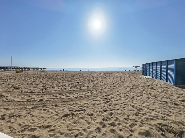 Apartamento con 5 Dormitorios  en Los Boliches