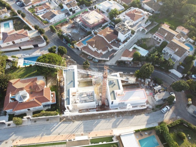4 Bedrooms Villa in El Chaparral