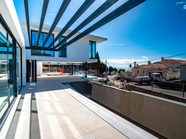 4 Bedrooms Villa in El Chaparral