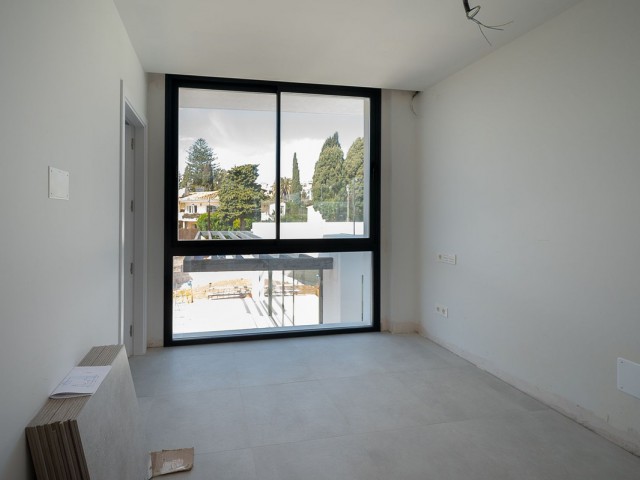 4 Bedrooms Villa in El Chaparral