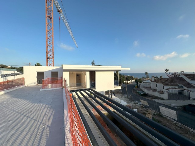 4 Bedrooms Villa in El Chaparral