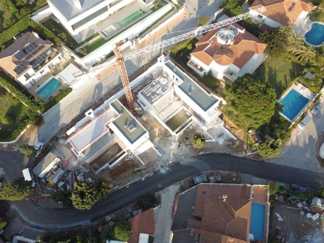 4 Bedrooms Villa in El Chaparral