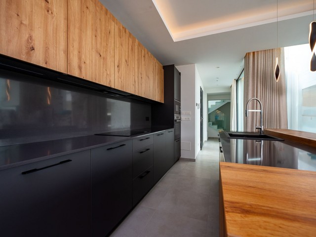 4 Slaapkamer Villa in El Chaparral